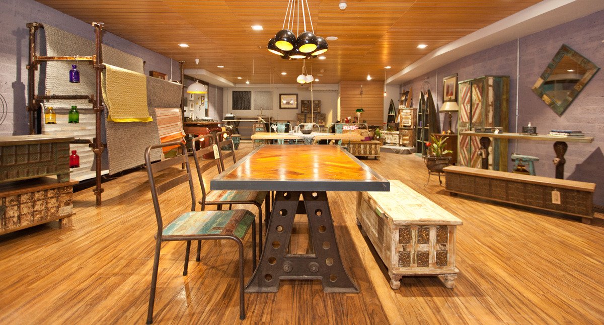 beautiful dining table